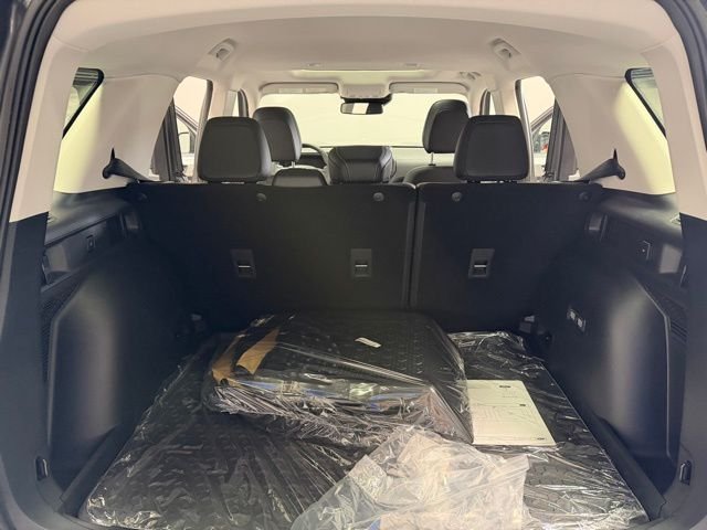 New 2026 Carbonized Gray Metallic Ford Outer Banks® image 27