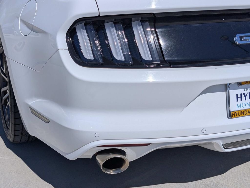 Used 2017 White Ford GT image 13