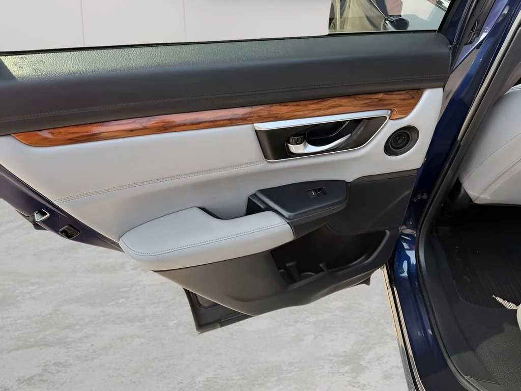 Used 2020 Obsidian Blue Pearl Honda Touring image 14