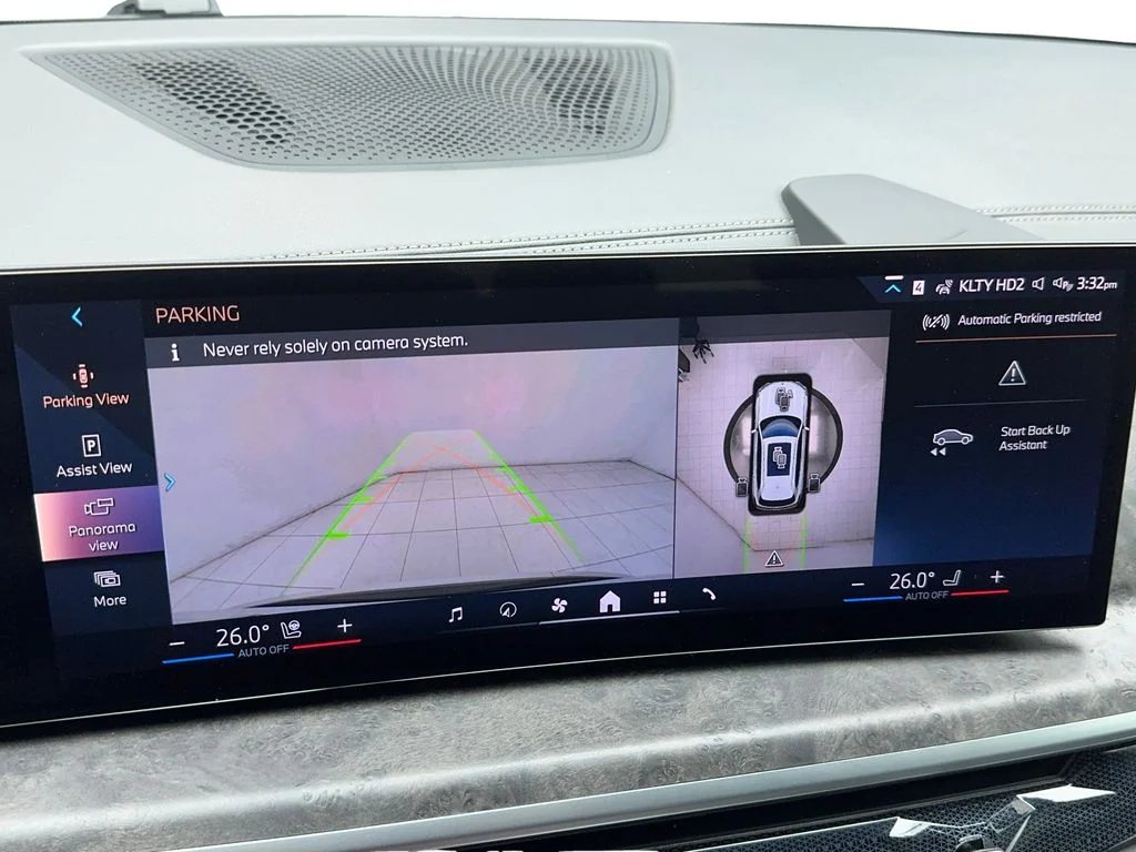 Used 2024 White BMW sDrive40i X LINE,NAV,CAM,PANO,CLMT STS,HEADS UP image 31