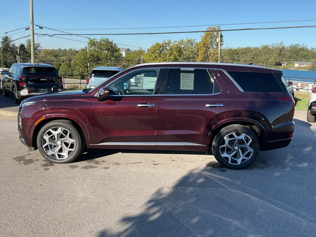 Used 2022 Sierra Burgundy Hyundai Calligraphy image 7