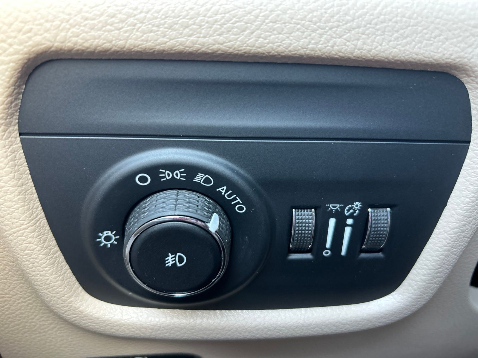 Used 2026 White Jeep Limited image 25