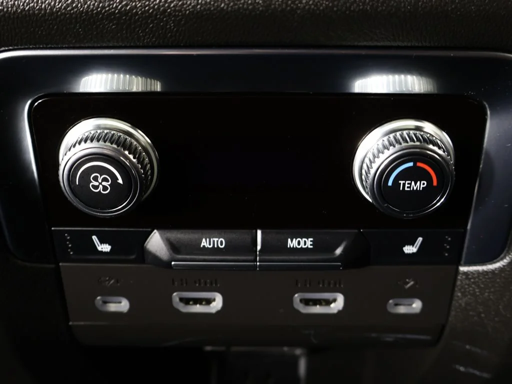 Used 2024 Onyx Black GMC Denali Ultimate image 68