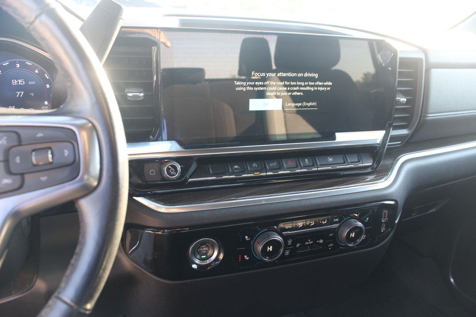 Used 2022 SUMMIT WHITE Chevrolet LT image 22