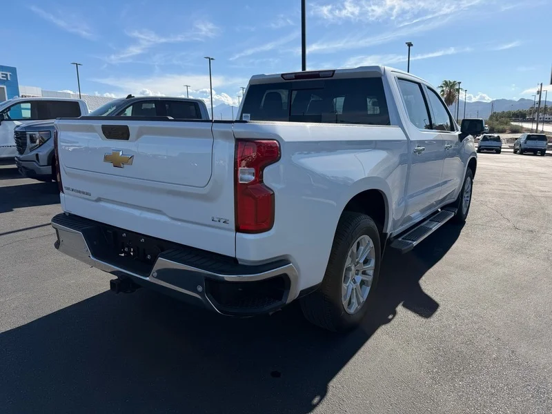 Used 2024 Iridescent Pearl Tricoat Chevrolet LTZ image 3
