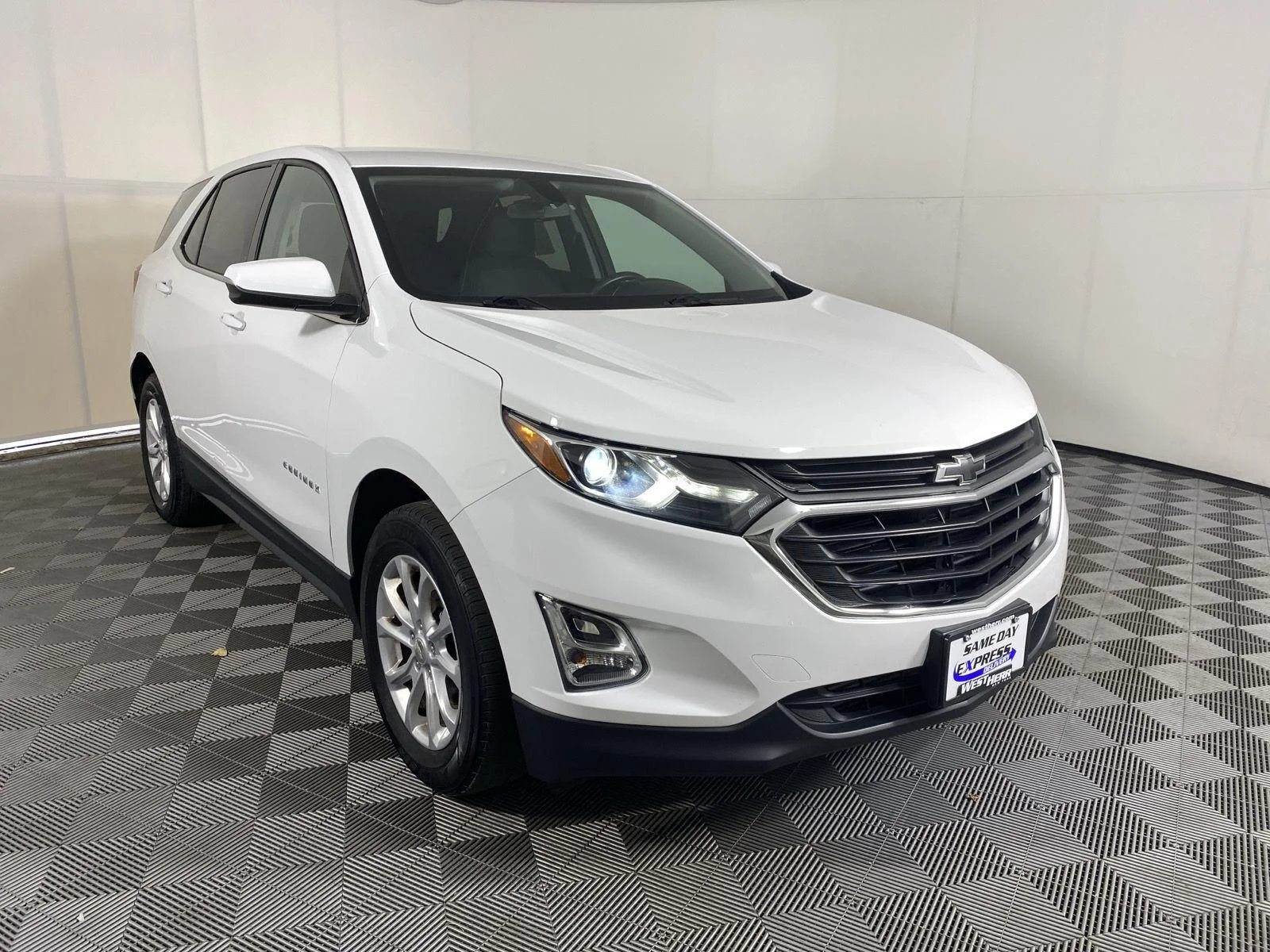 Used 2019 Summit White Chevrolet LT image 17
