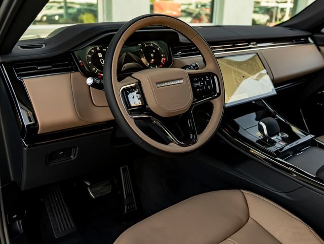 New 2026 Santorini Black Land Rover Dynamic SE image 16