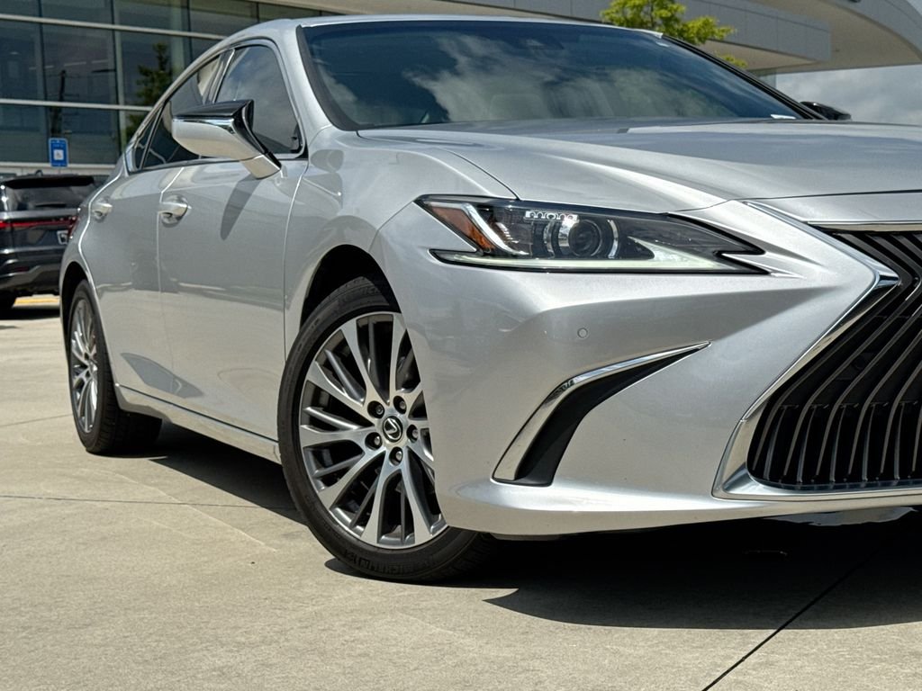 Used 2019 Silver Lexus 350 image 9