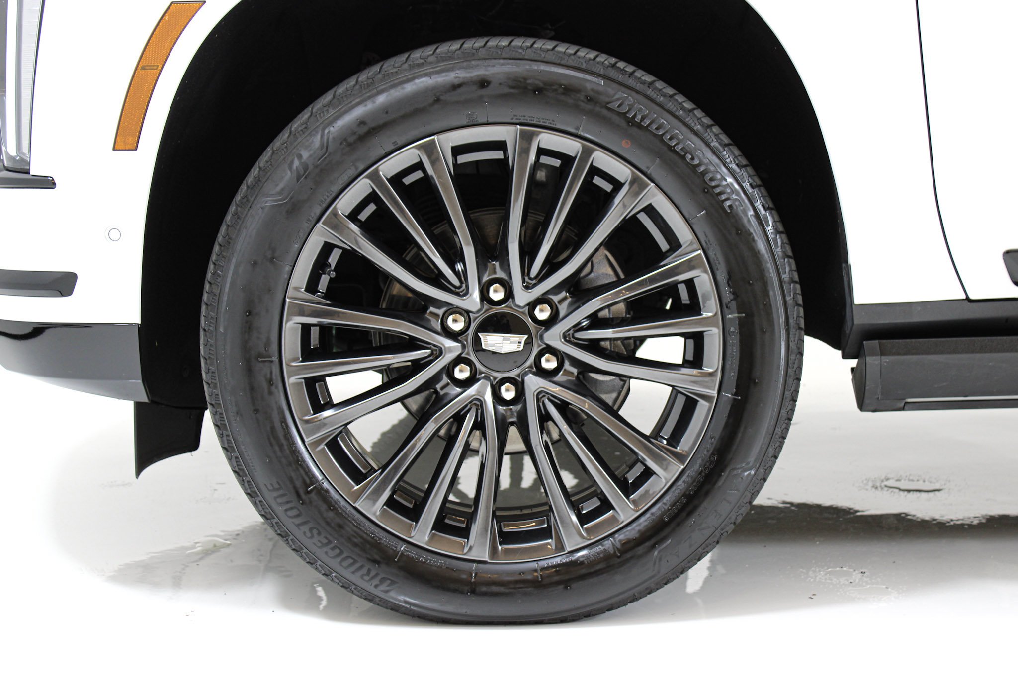 Used 2025 Crystal White Tricoat Cadillac Sport Platinum image 13