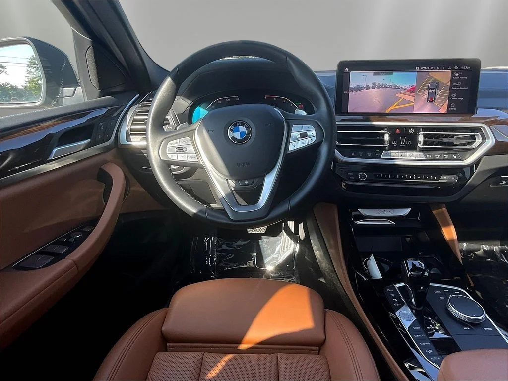 Used 2022  BMW xDrive30i image 8