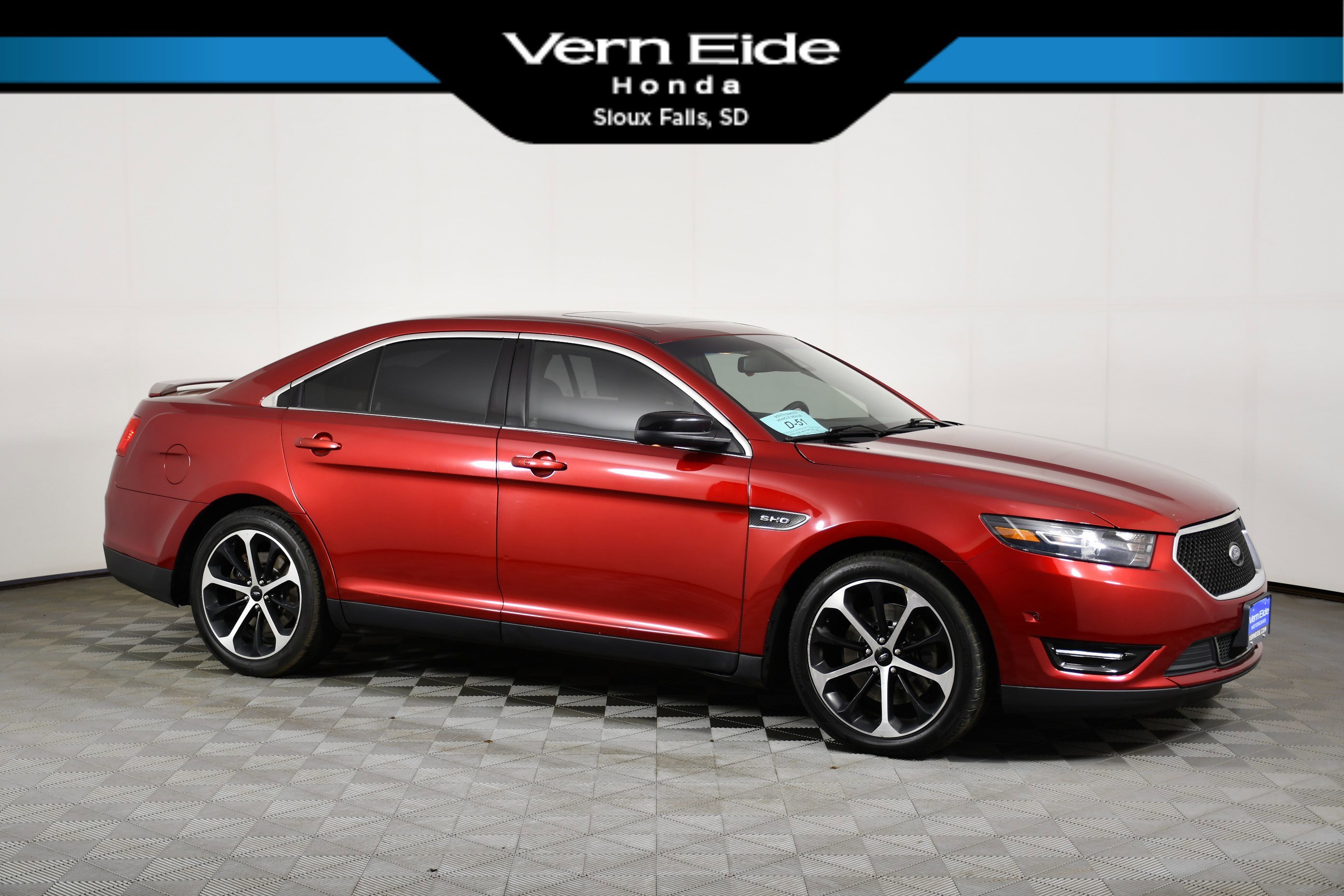 2015 Ford Taurus SHO AWD's photo
