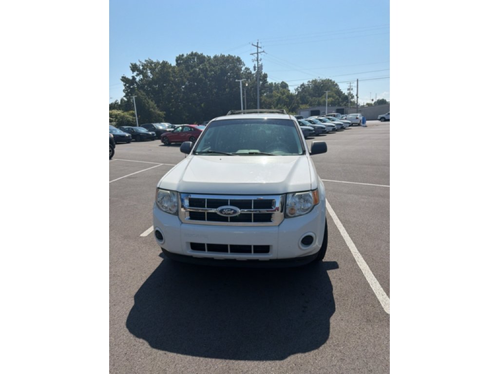 Used 2010 Oxford White (Fleet) Ford XLS image 3