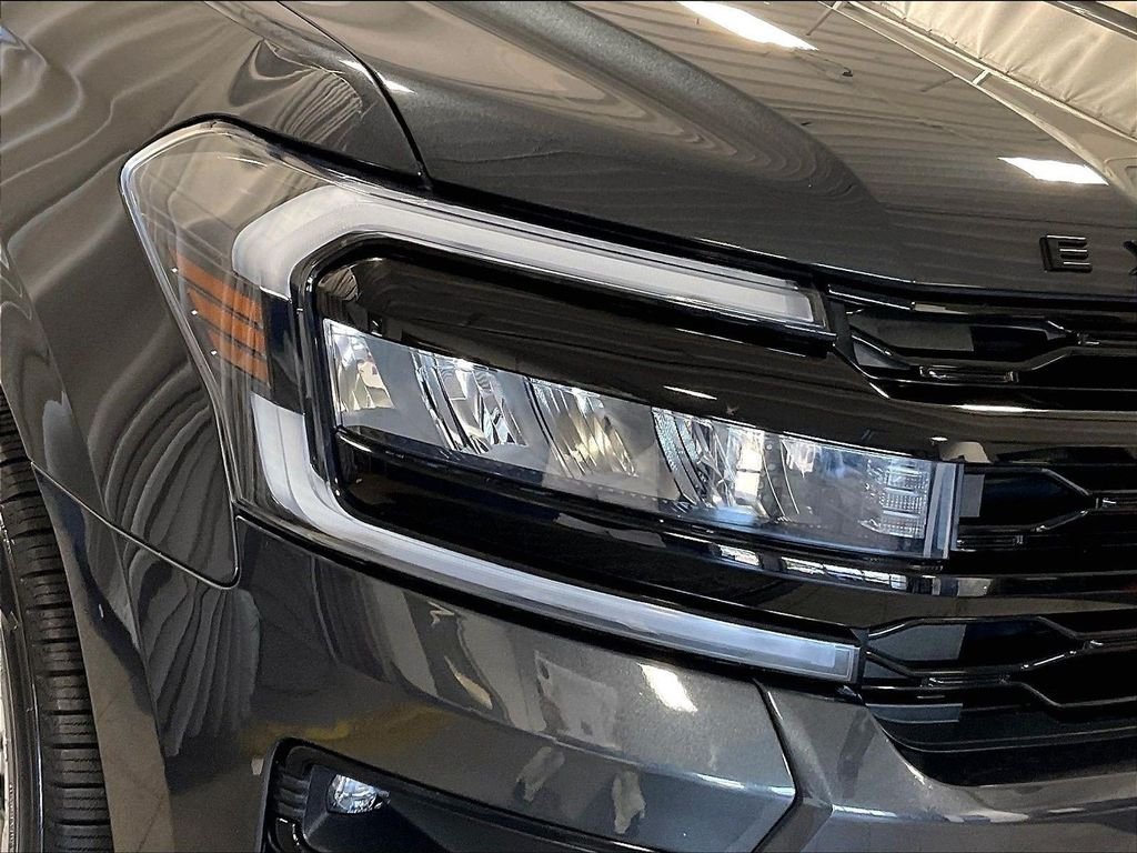 Used 2023 Gray Ford Limited image 33