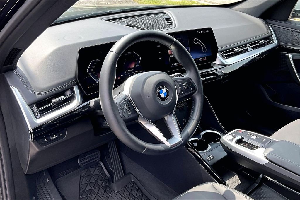 Used 2023 Black BMW xDrive28i image 13