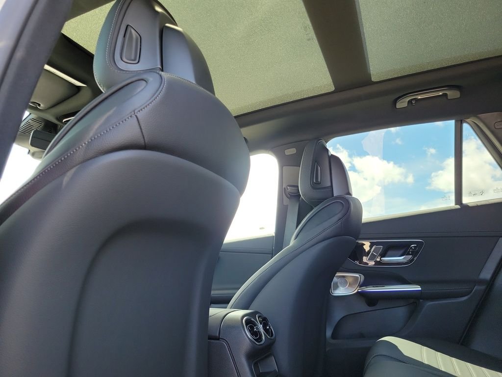 New 2027 Polar White Mercedes-Benz GLC 300 image 11
