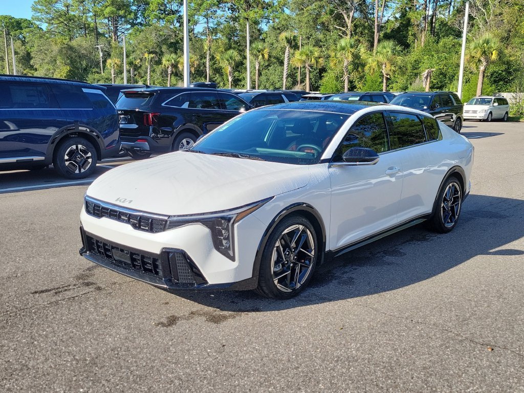 New 2026 Snow White Pearl Kia GT-Line image 3