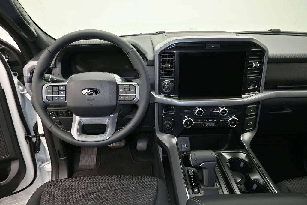 New 2026 Oxford White Ford XLT image 14
