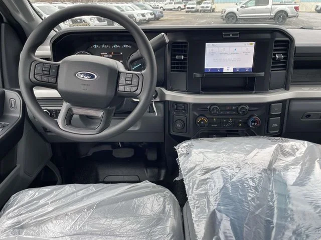 New 2026 Oxford White Ford F-450® XL image 4