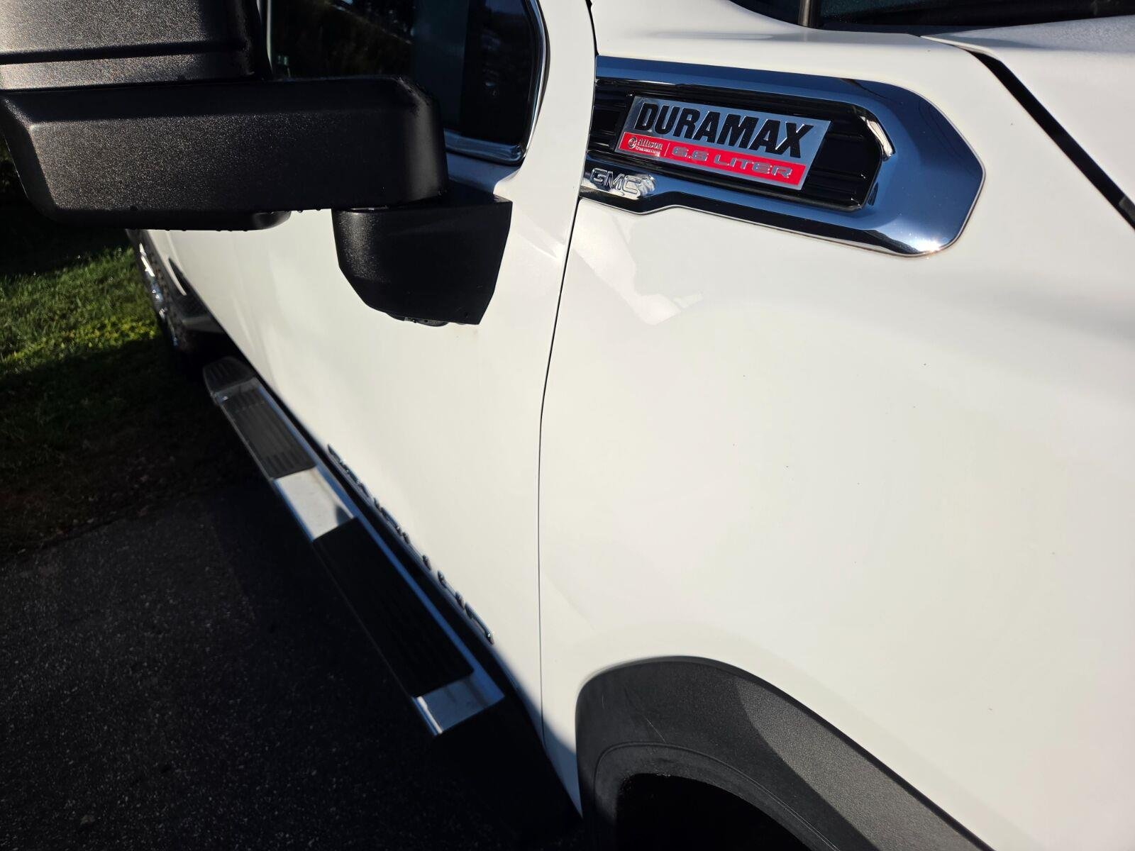 Used 2022 SUMMIT WHITE GMC Denali image 6