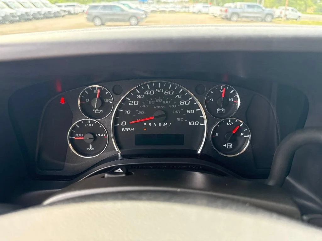 Used 2025 Summit White GMC LT image 17