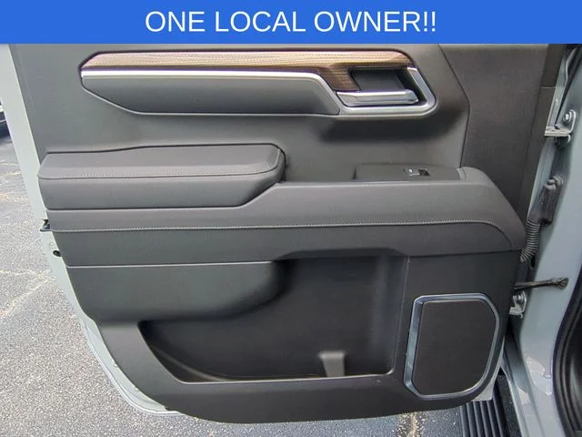 Used 2025 Gray Chevrolet RST image 28