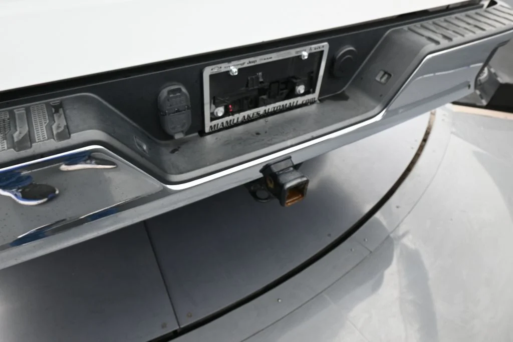 Used 2022 Summit White Chevrolet LT image 39