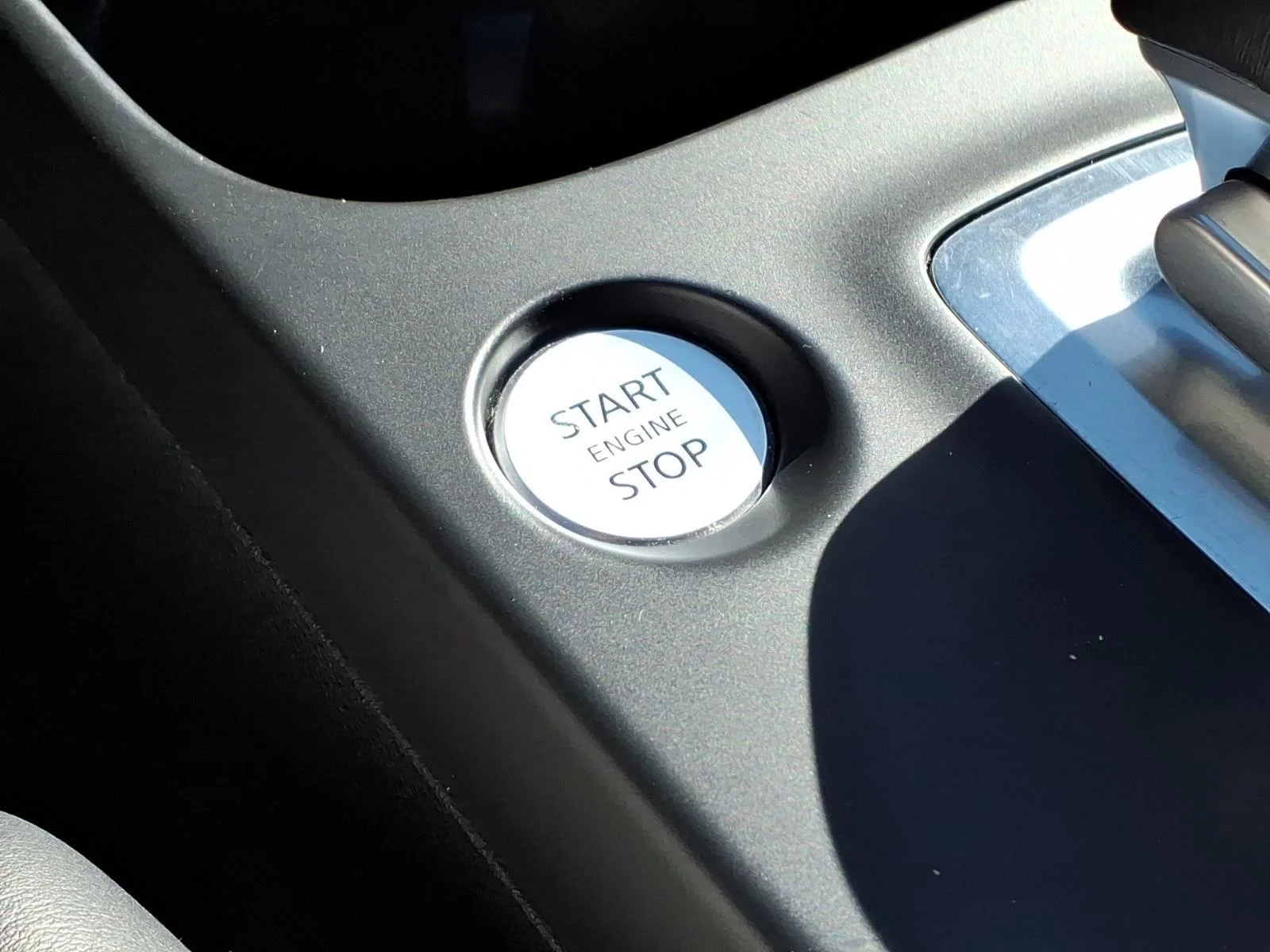 Used 2024 Hermosa Blue INFINITI LUXE image 18