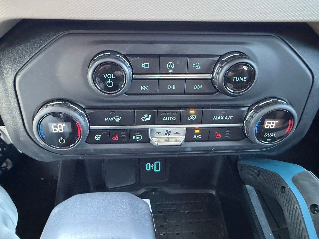 Used 2024 White Ford Wildtrak image 16