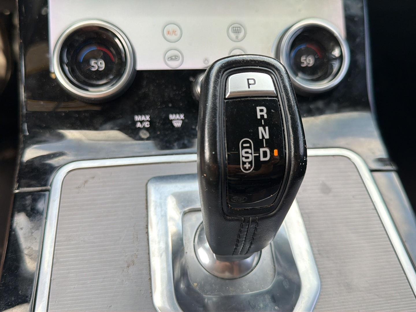 Used 2020 Fuji White Land Rover SE image 11