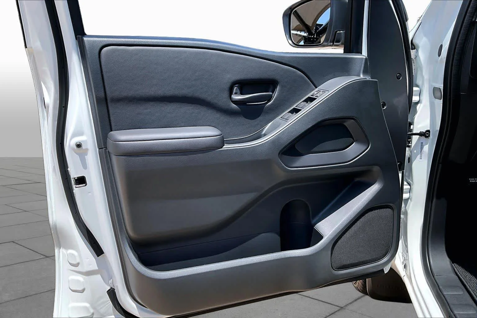 New 2026 Glacier White Nissan S image 10