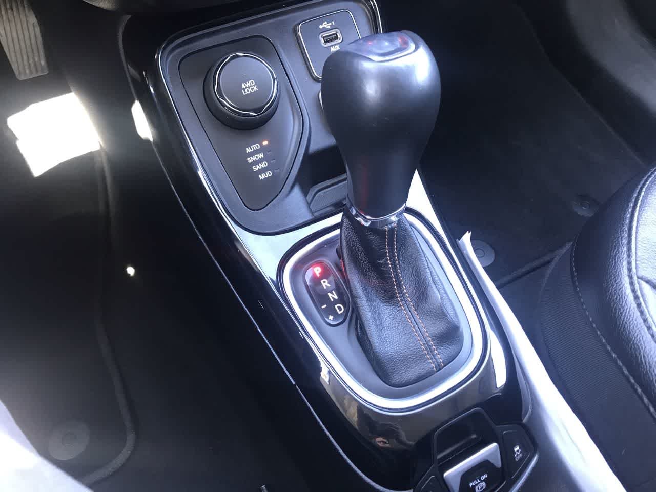 Used 2021 Pearl White Tri-Coat Jeep Limited image 18