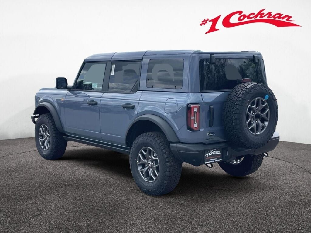 New 2025 Azure Gray Metallic Tri-Coat Ford Badlands image 9