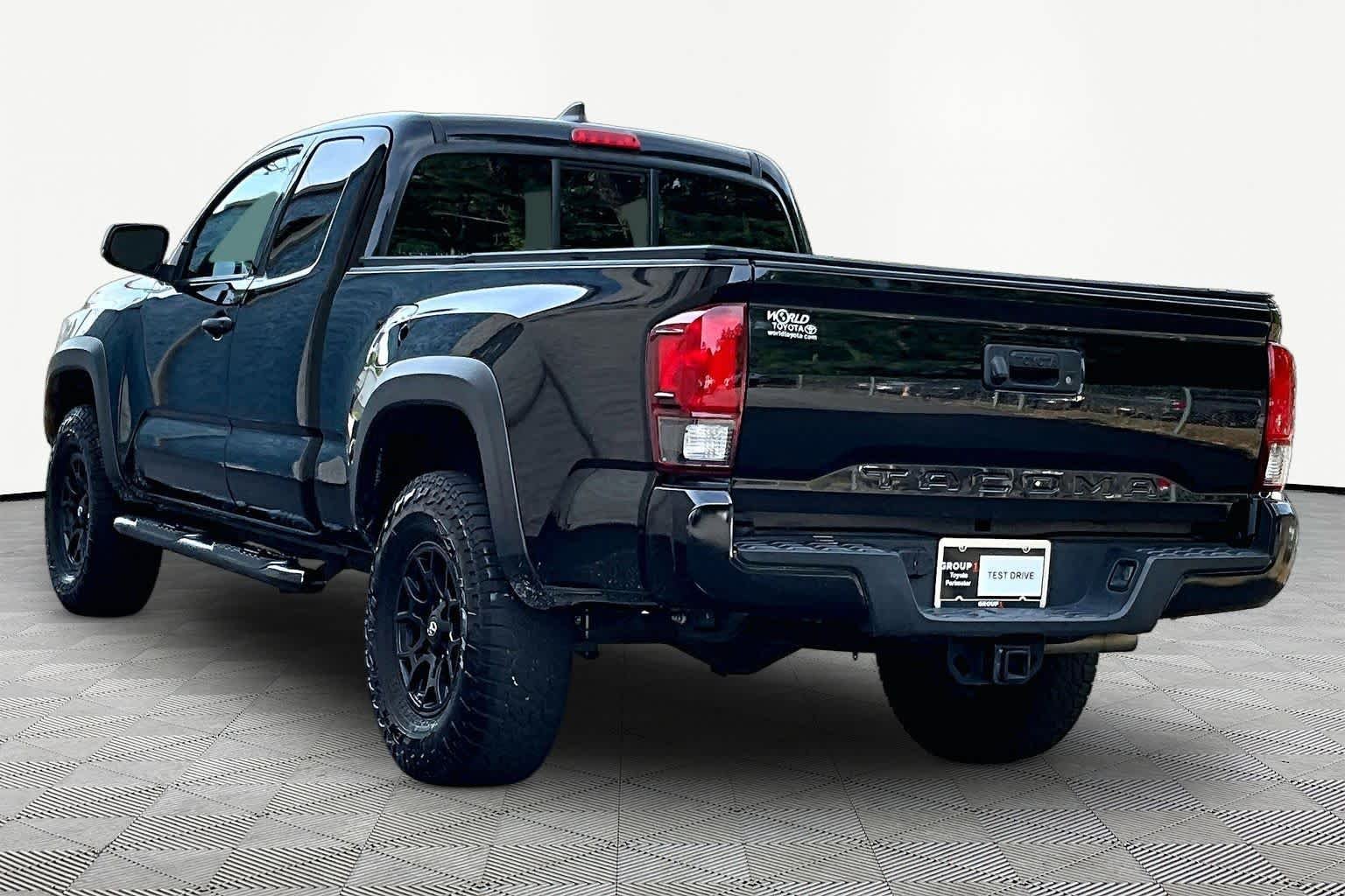 Used 2019 Midnight Black Metallic Toyota SR image 11