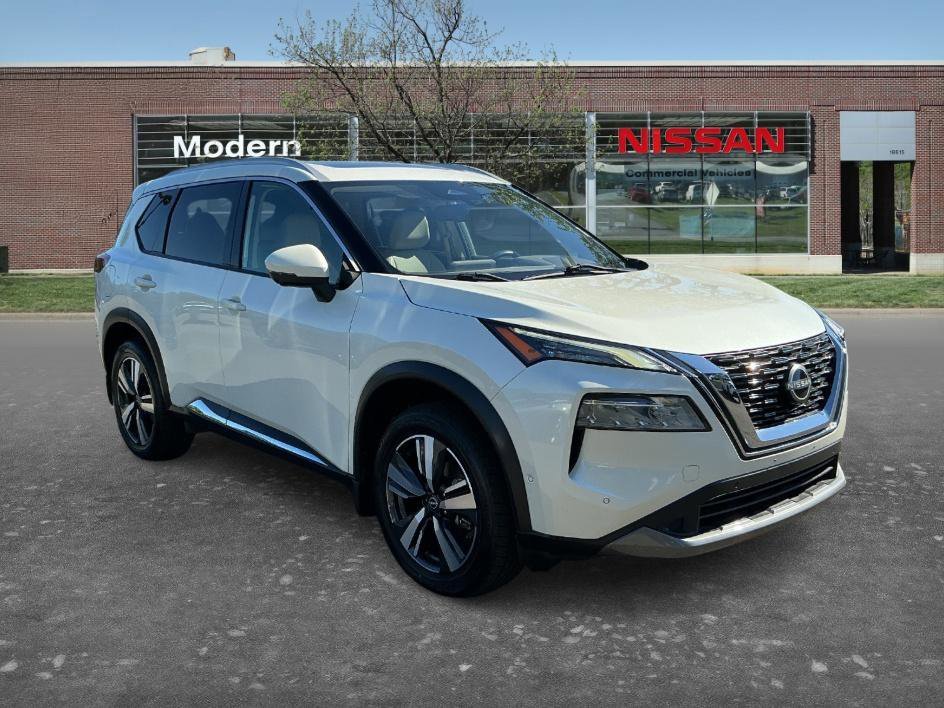 Certified Used 2023 Pearl White Tricoat Nissan SL image 5
