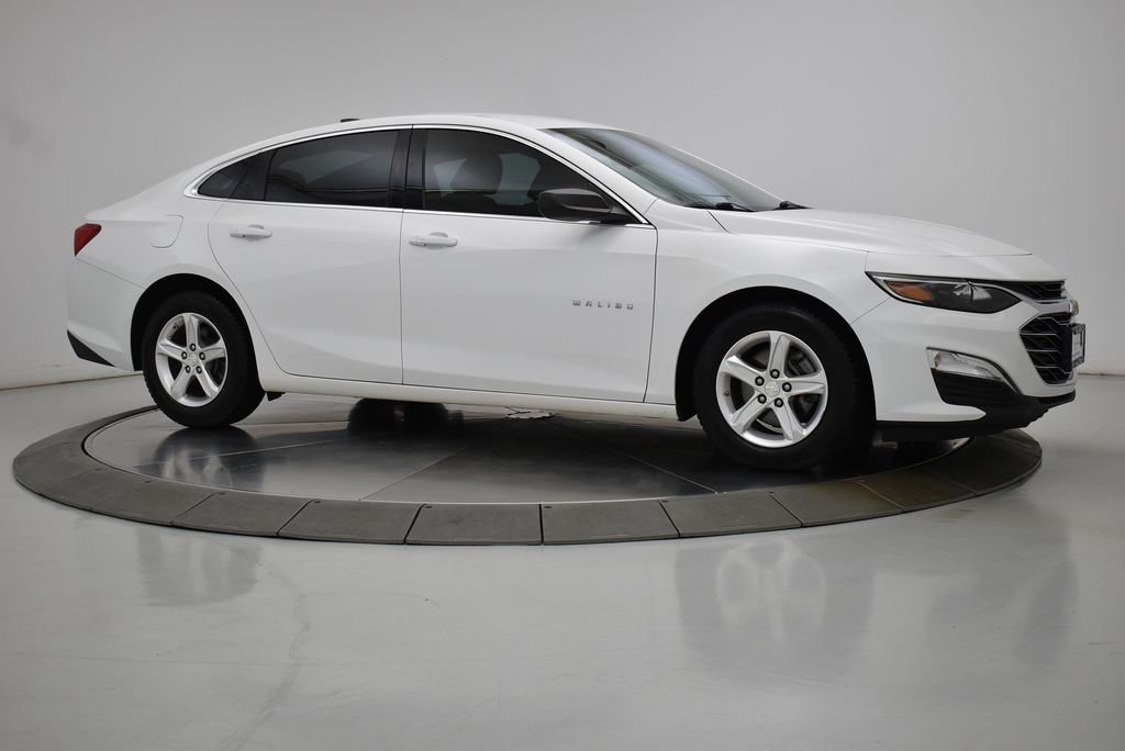 Used 2019 Summit White Chevrolet LS image 11