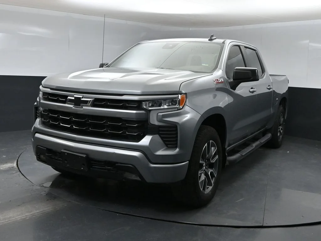 Used 2024 Gray Chevrolet RST image 5