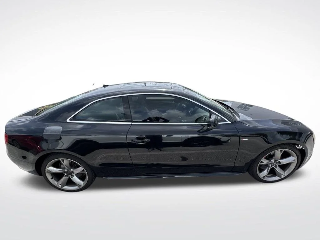Used 2010 Black Audi  image 4