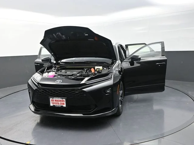 Used 2025 Black Toyota XLE image 43