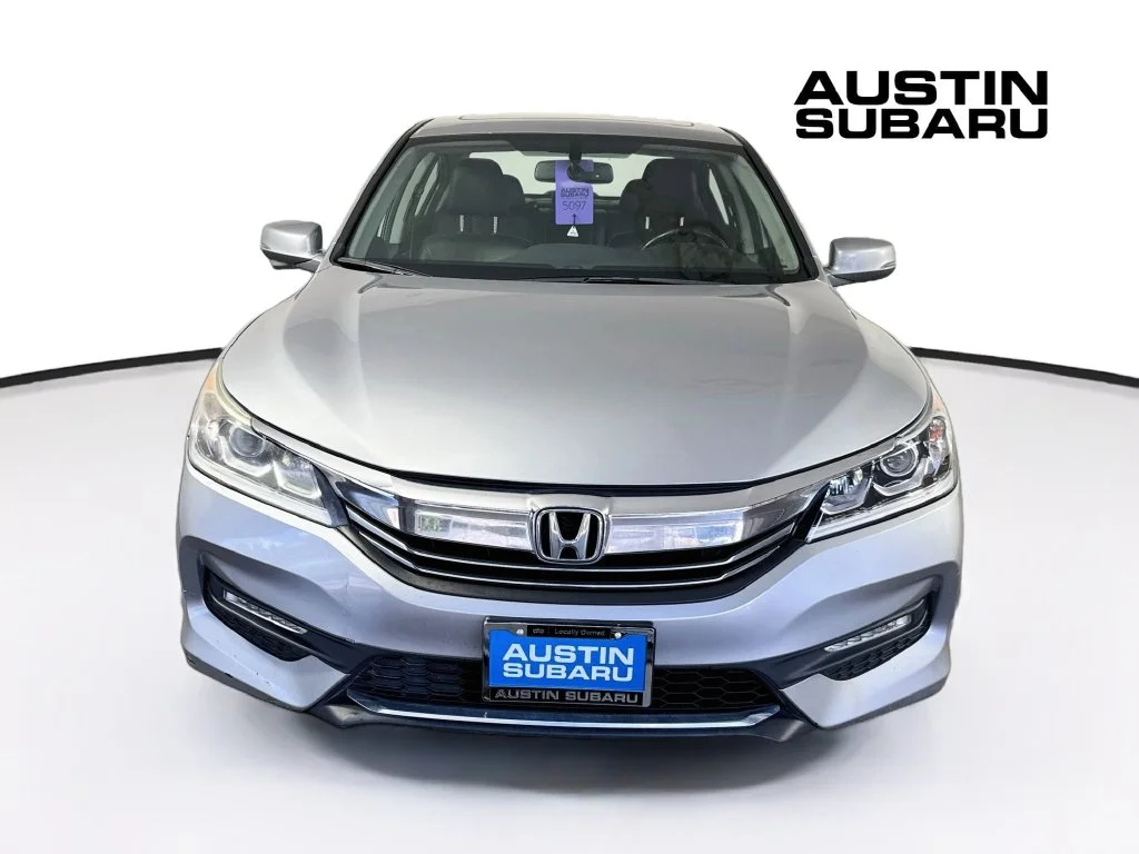 Used 2016 Silver Honda EX-L image 2