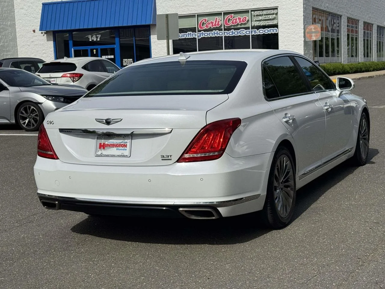 Used 2018 Casablanca White Genesis 3.3T Premium image 6