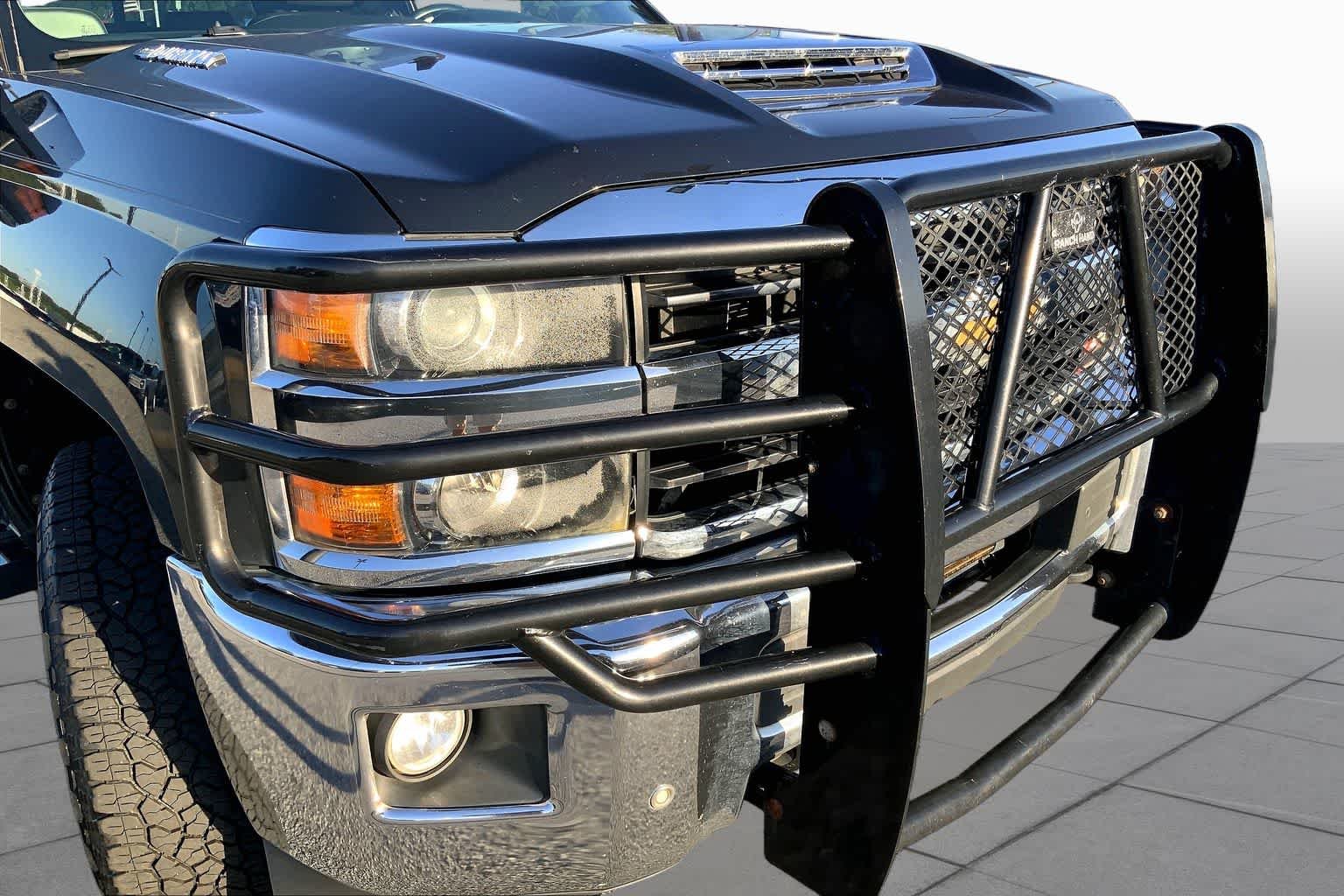 Used 2019 Graphite Metallic Chevrolet LTZ image 28