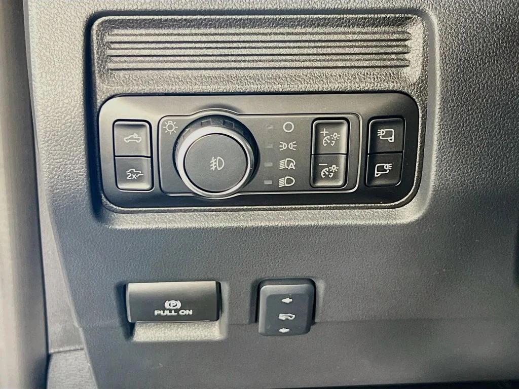 New 2026 Oxford White Ford Lariat image 19