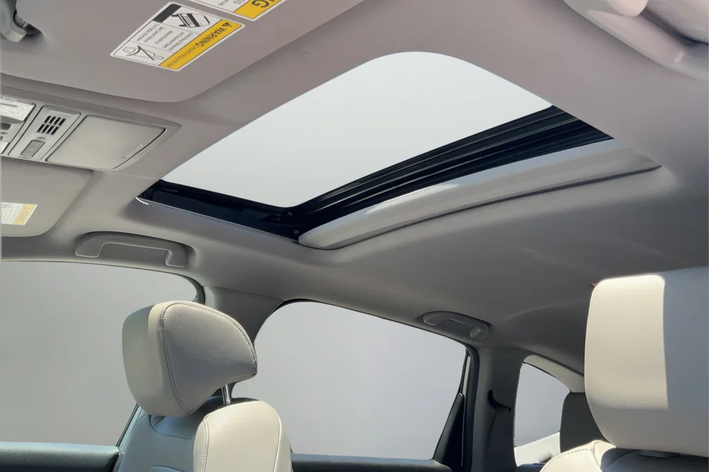 Used 2020 Silver Honda Touring image 17