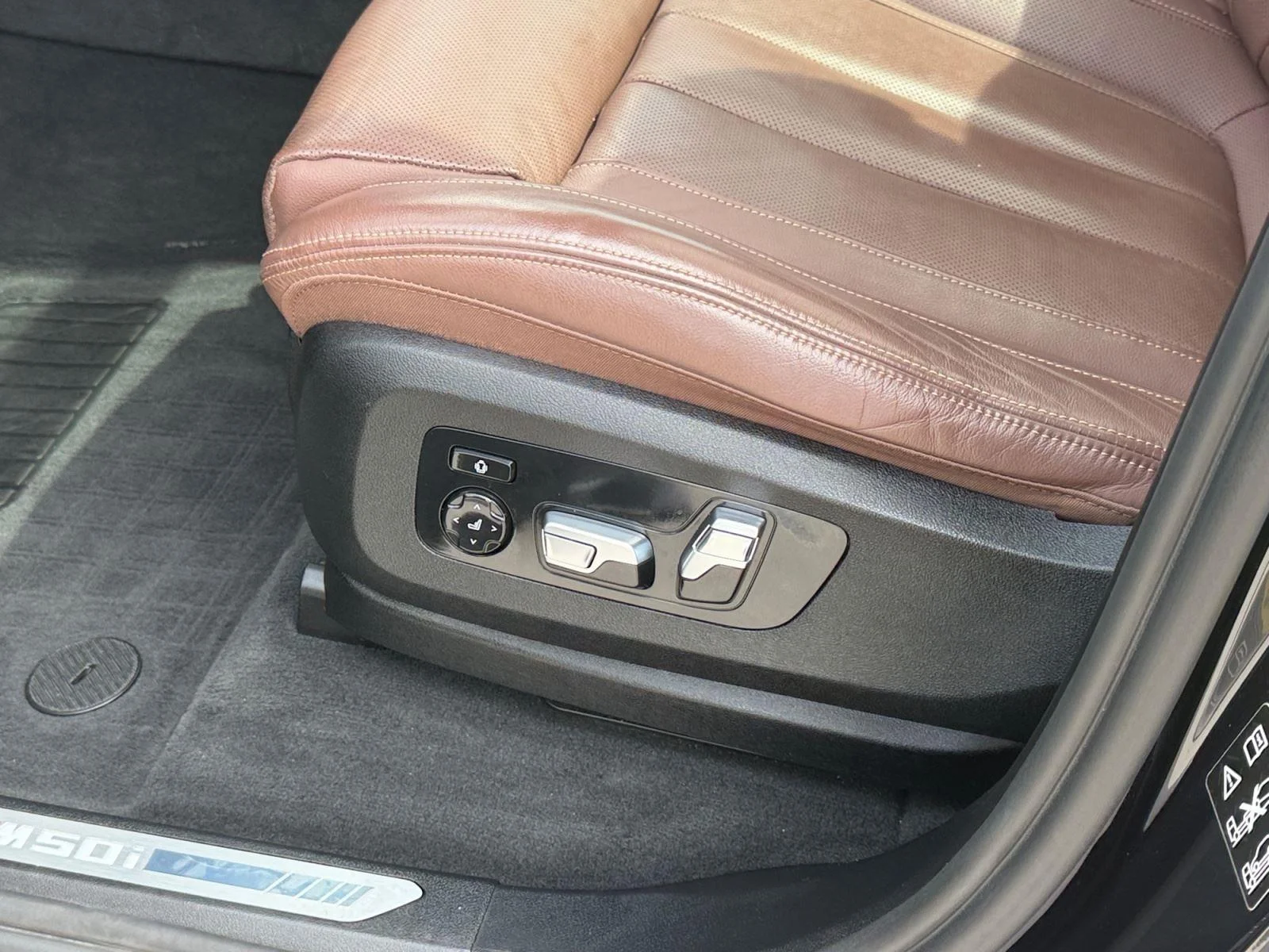 Used 2022 Carbon Black Metallic BMW M50i image 36