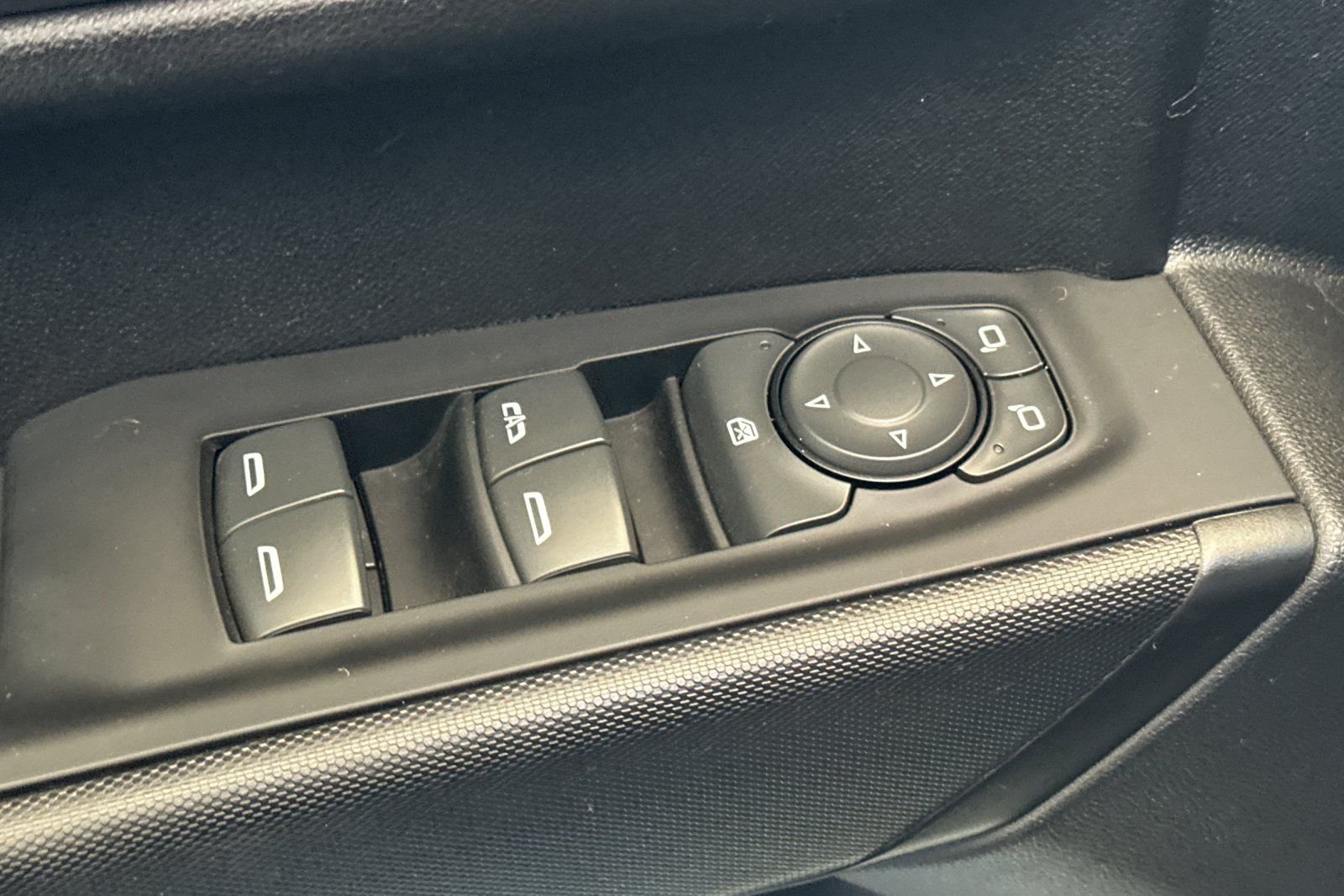 Used 2022 Black Chevrolet Custom image 12