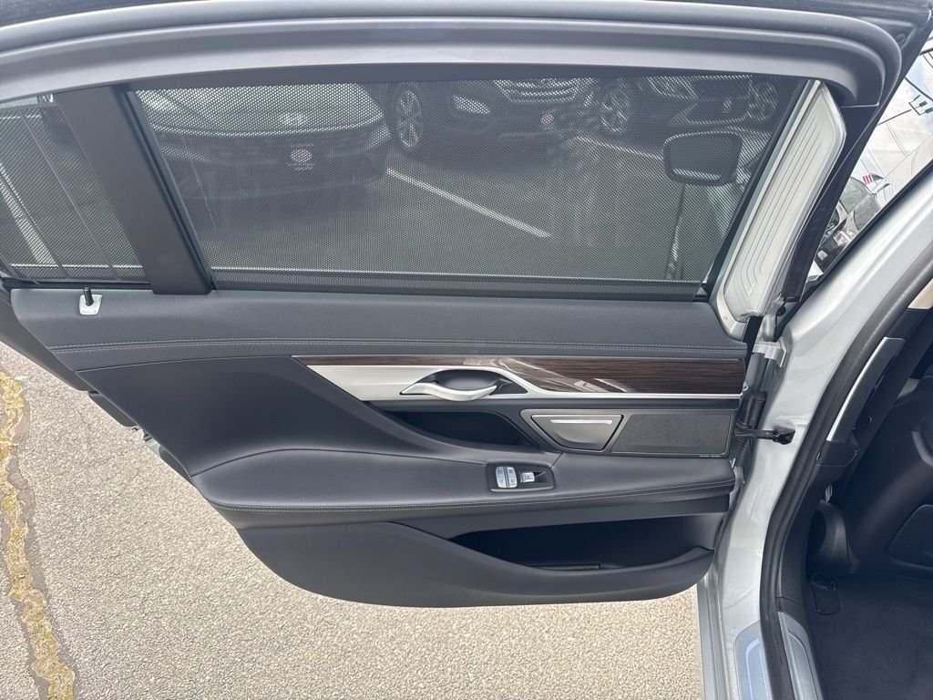 2020 BMW 7 Series 740i - Photo 32