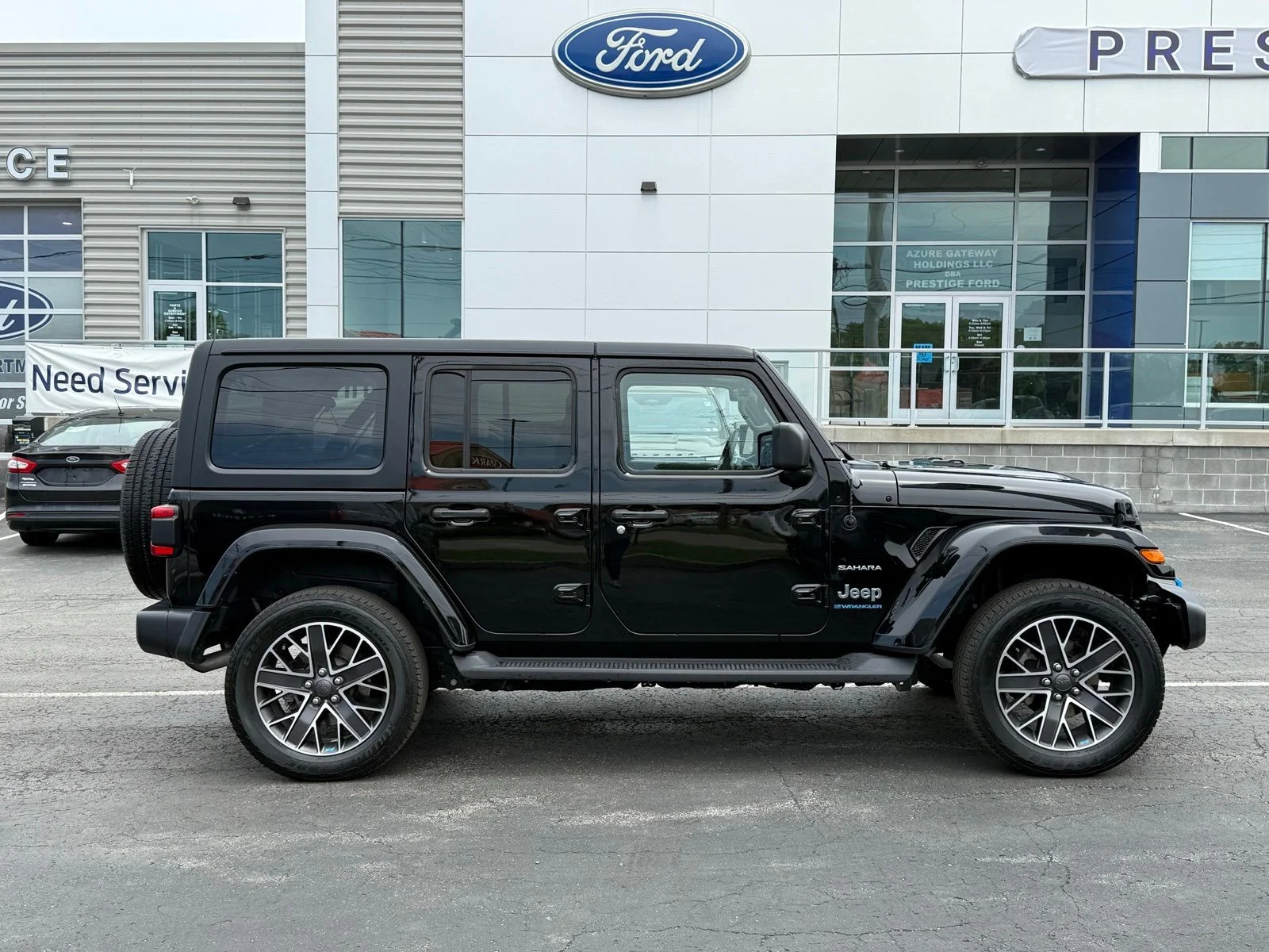 Used 2023 Black Clearcoat Jeep Sahara 4xe image 15