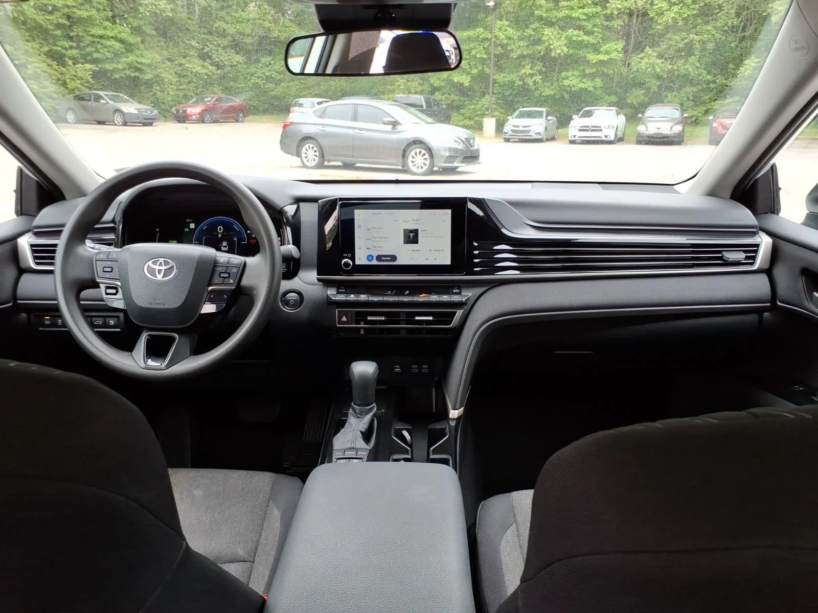 Used 2025 Ice Cap Toyota LE image 22