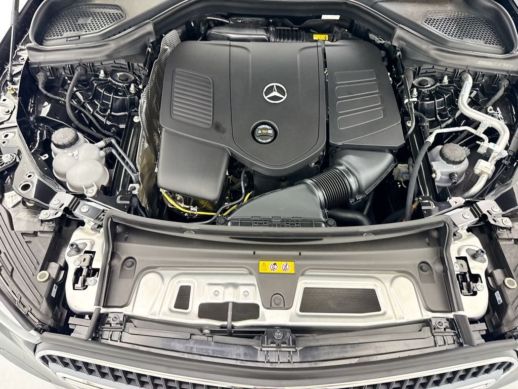 New 2026 Obsidian Black Metallic Mercedes-Benz GLC 300 image 27