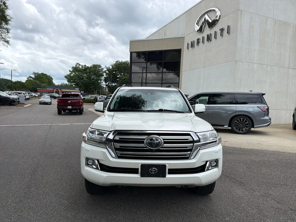 Used 2018 Blizzard Pearl Toyota  image 3